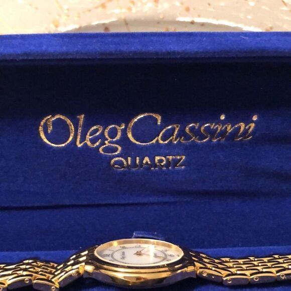 Oleg Cassini New in the box Designer Ladies Quartz Gold Tone Luxury Watch main image 12